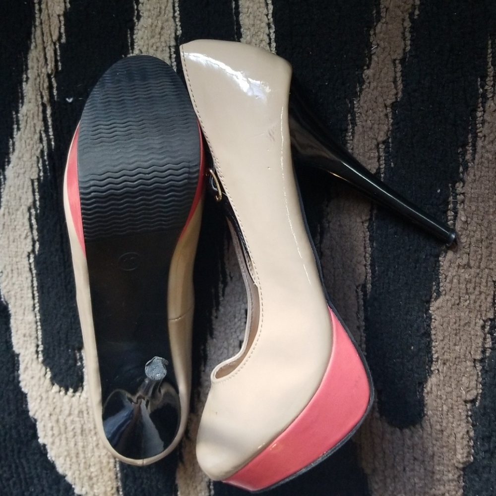 Taupe 3 inch heels - Picture 3 of 7